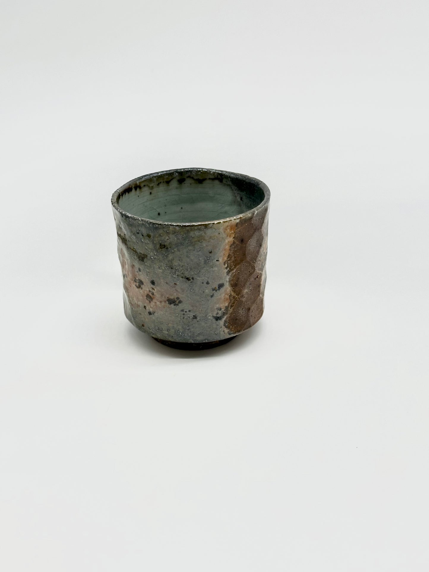 Wood-fired faceted cup
