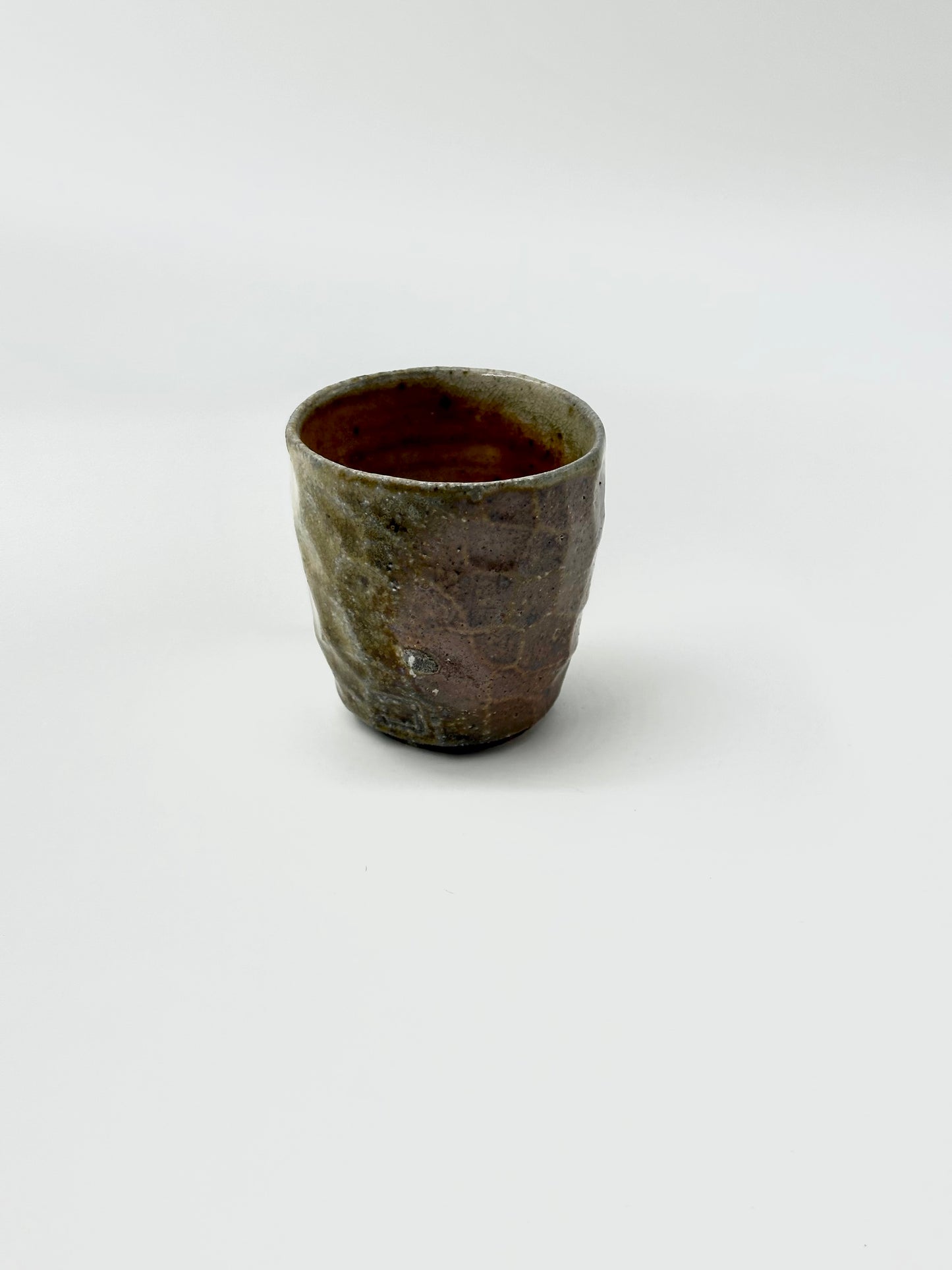Wood-fired faceted cup