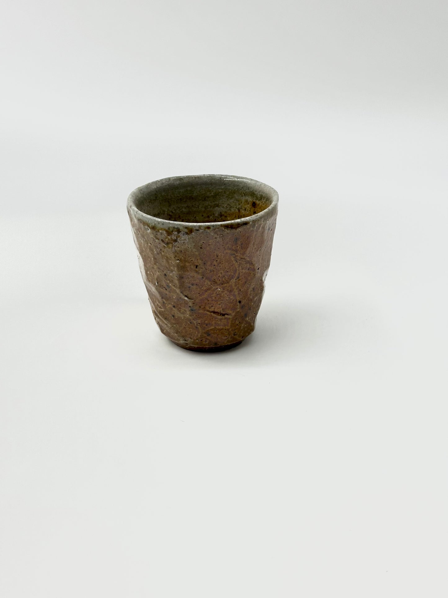 Wood-fired faceted cup