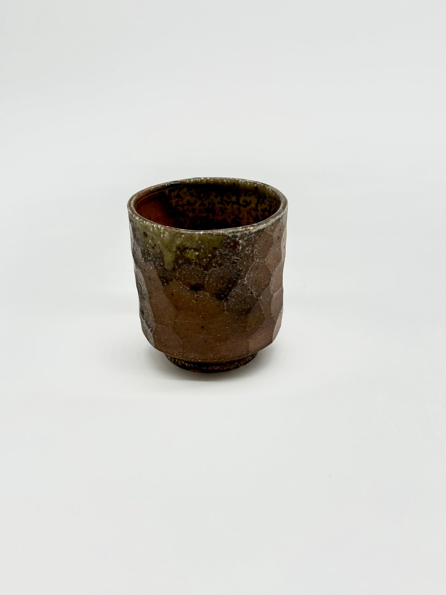 Wood-fired faceted cup