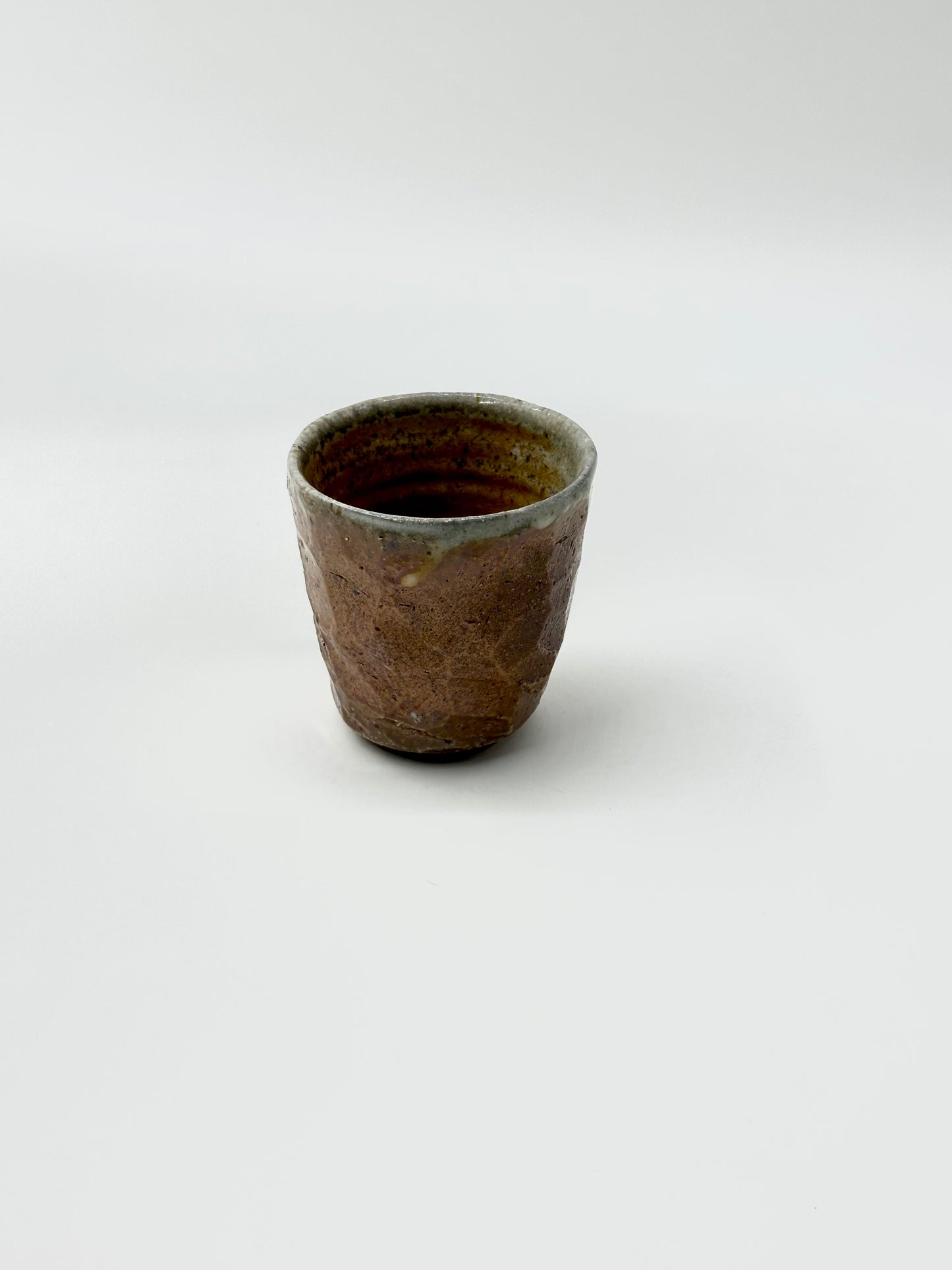 Wood-fired faceted cup