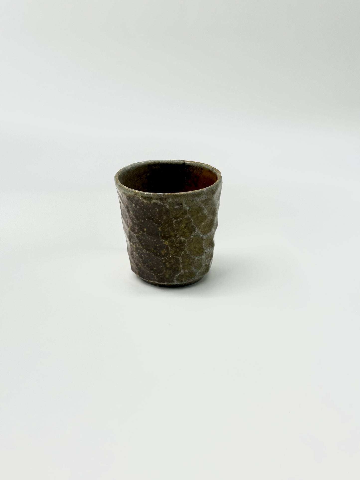 Wood-fired faceted cup