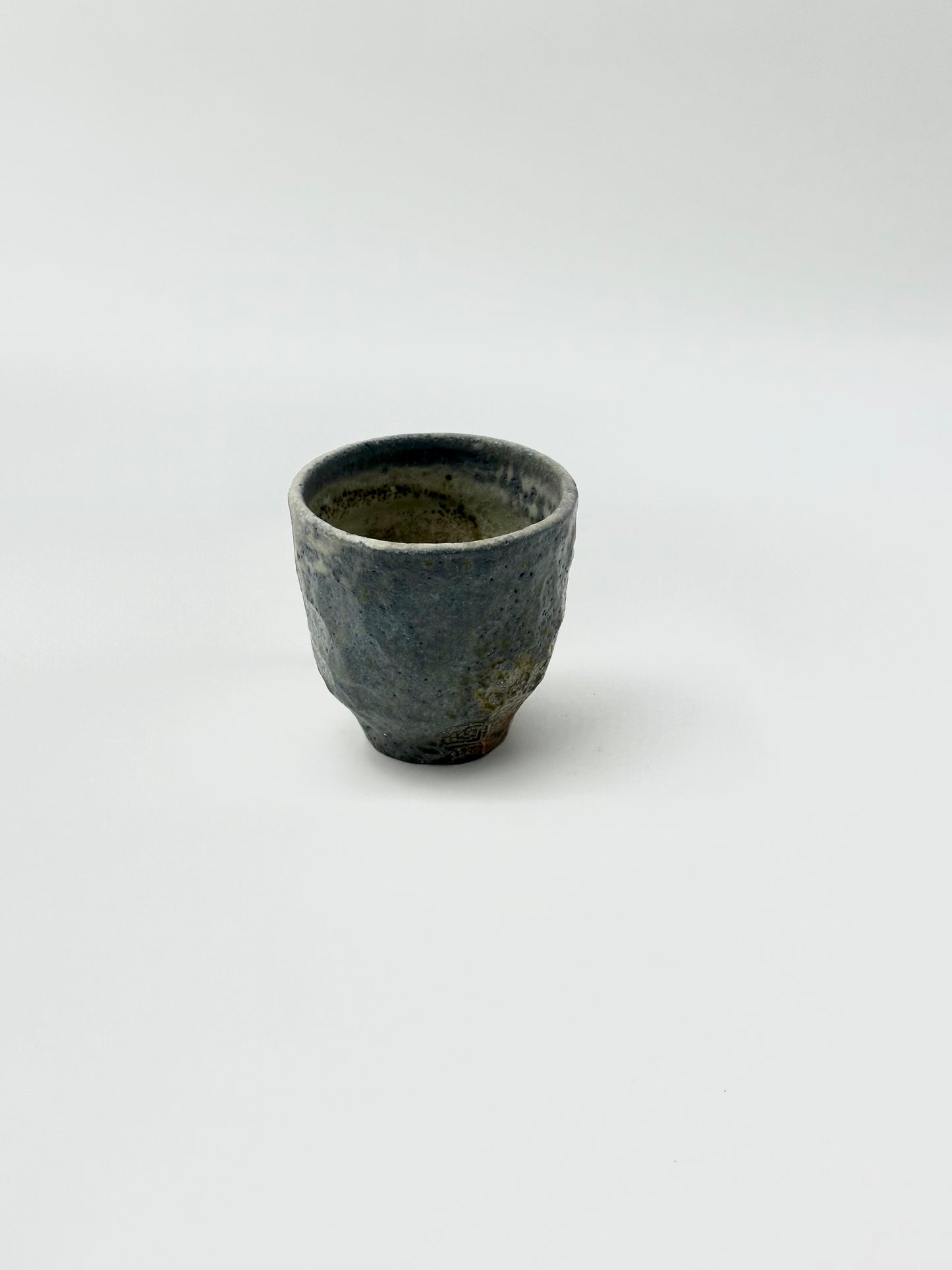 Wood-fired faceted cup